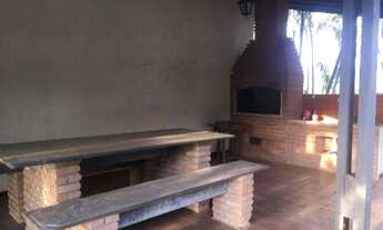 Imagem 2: Casa de campo com piscina, lareira e churrasqueira