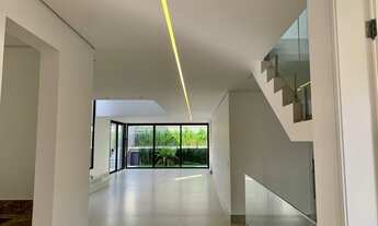 Imagem 4: Mansão em Alphaville condomínio vila Solaia 5 suítes casa nova