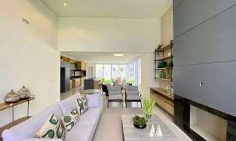 Imagem 3: Negócio de Ocasião! 04 Suítes, finamente Mobiliada e Decorada!