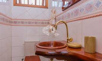 Imagem 6: Casa de 04 dormitórios, 264m² de área privativa, garagem, em terreno com dimensões de 10,0