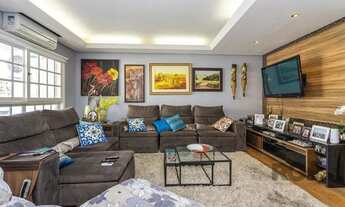 Imagem 7: Casa sobrado no Alto Petrópolis de 5 dormitórios e 3 vagas