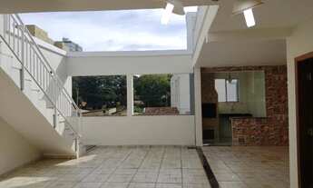 Imagem 2: VENDO CASA 3 ANDARES PARACATU MG - CENTRO