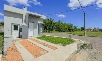 Imagem 3: Casa em Porto Alegre, no bairro Aberta dos Morros, com 3 dormitório(s), e 3 banheiros, à v