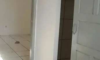 Imagem 4: Imóvel para aluguel possui 32 metros quadrados com 2 quartos em Madureira - Rio de Janeiro