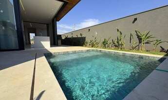 Imagem: Casa linear com 3 suítes à venda por R$