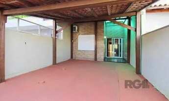 Imagem 6: Casa em Porto Alegre, no bairro Aberta dos Morros, com 2 dormitório(s), e 2 banheiros, à v