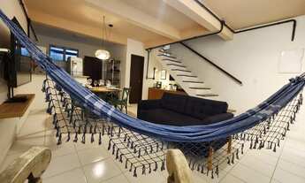 Imagem: Casa em condomínio com 90m² a 50m da praia