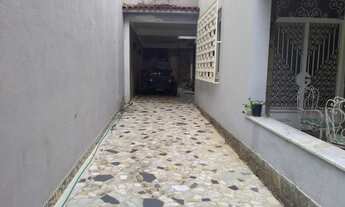 Imagem 4: CASA COM VISTA PARA O MORRO DA URCA EM EXCELENTE RUA PARA QUEM QUER FAZER DO SEU JEITO!!