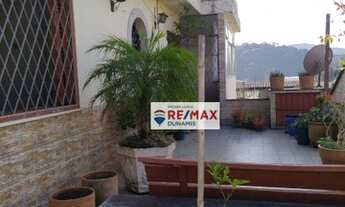 Imagem 4: Casa de esquina no Bairro São Pedro com vaga para 3 carros