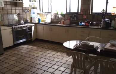 Imagem 3: Pituba, Casa com 5 suítes, em rua exclusivamente residencial