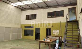 Imagem 7: Galpão 8 vagas escritório, cozinha e despensa área externa com churrasqueira, 2 banheiros