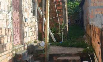 Imagem 2: Vendo casa com terreno grande e mas um começo de uma casa atrás