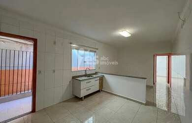 Imagem 2: Cód.: 13885 - Casa com 01 dormitórios, planejados. Campestre, Santo André