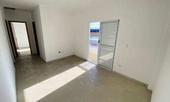 Imagem 2: Sobreposta Alta com 2 Dormitórios em Condomínio na Vila Tupi, Primeira Casa com Sacada