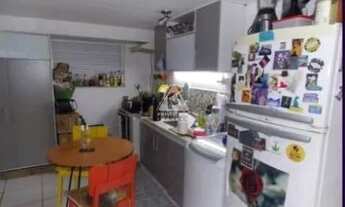 Imagem 2: Apartamento tipo Studio, com sala e cozinha integrada no primeiro andar, pé direito alto
