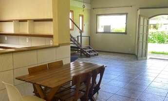 Imagem 4: Casa de cinco quartos (sendo 02 suítes), duas salas, copa cozinha, gramado, excelente loca