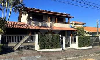 Imagem: Casa com 7 dormitórios ( sendo 1 suíte)