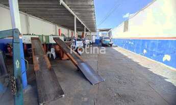 Imagem: Terreno 400m² com construção e estrutura