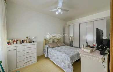 Imagem 7: Casa com 4 domitório (1 suíte) no bairro Menino Deus - Porto Alegre