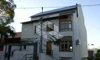 Imagem 7: Caso tipo sobrado no Jd Parque Ipanema, 2 suítes, sótão com banheiro, lareira, churrasquei