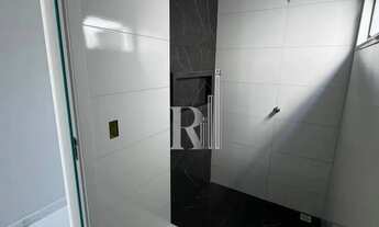 Imagem 7: Casa à venda com 02 dormitórios sendo uma suíte e vaga de garagem junto a um belo jardim