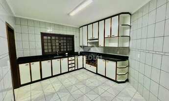 Imagem 4: Casa térrea no Condomínio Colinas para locação