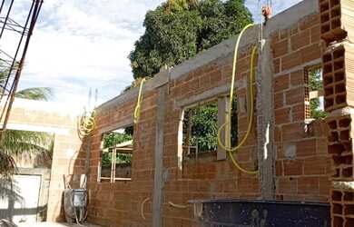 Imagem 3: TERRENO COM CASA EM CONSTRUÇÃO