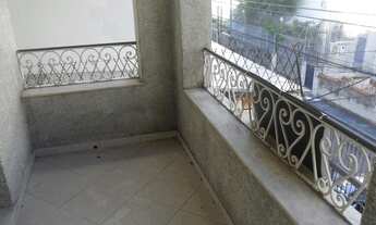 Imagem 3: Ótima casa de frente duplex em localização privilegiada