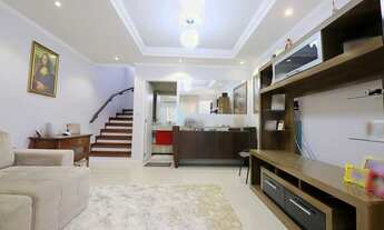 Imagem 6: Amplo sobrado em ótima localização no bairro Água Verde!