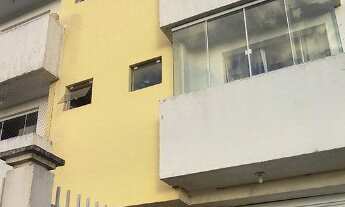 Imagem: Apartamento com 02 quartos, suíte, sacada