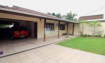 Imagem: Casa com amplo terreno no bairro Itoupava