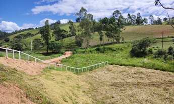 Imagem 3: Chácara contendo 2.000m² a 3,5 km de Delfim Moreira - Sim de Minas Gerais