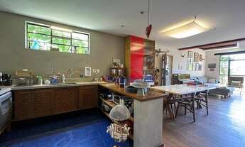 Imagem 5: Casa com 360m2 de terreno na cidade e com jeito de casa de interior