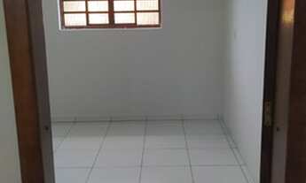 Imagem 2: Alugo imóvel em Pinhais sendo três quartos e demais dependências