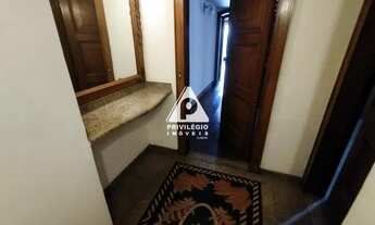 Imagem 2: Apartamento no Jardim Botânico, com 4 quartos (sendo 2 suítes) e 2 vagas. Prédio com play