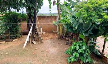 Imagem 4: Casa em um lote de 360m² com vários pés de plantas frutíferas, Jaboticatubas