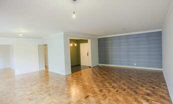 Imagem 5: Amplo e lindo! Com janelas enormes em edifício modernista em frente ao shopping!