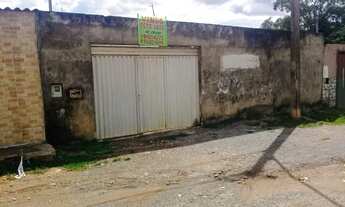 Imagem: Lote com um barraco e uma base pra uma casa