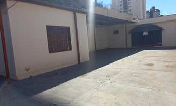 Imagem 2: Ótima casa para uso comercial possui 130 metros quadrados com 2 salas