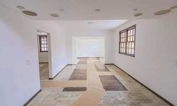 Imagem: Casa à Venda - Castelo, 6 Quartos, 300