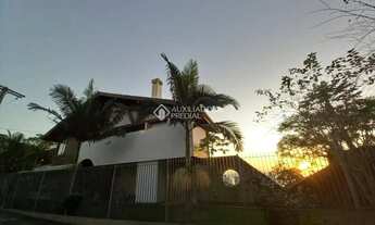 Imagem: Casa com 5 suítes - piscina - vista mar