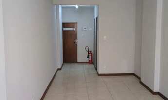 Imagem 2: Sala comercial no Centro do Rio de Janeiro bem em frente ao VLT estação Colombo