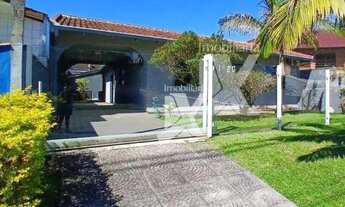 Imagem: Casa com 4 dorm.( sendo que 1 é suíte)