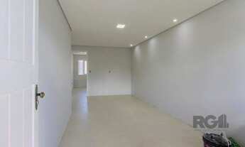 Imagem 3: Casa no Bairro Hípica, 100% reformada, 2 dormitórios, 1 vaga de garagem