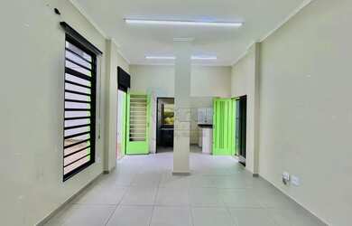 Imagem 4: Salão comercial de 87m² com estacionamento frontal para locação - Nova Ribeirânia