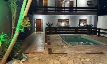 Imagem 2: Sobrado para aluguel tem 219 metros quadrados com 2 quartos