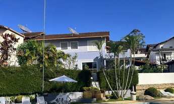 Imagem 2: Casa em condomínio no Alto, 160m2, varanda com jardim, 4 quartos e dependencias