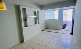 Imagem 2: Casa térrea com 2 quartos, terraço, totalmente nascente, próximo de comércios e transporte