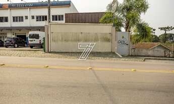 Imagem 4: São Lourenço é um bairro tranquilo, com ruas charmosas e arborizadas, conhecida pelas resi