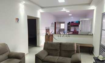 Imagem 3: Chácara para venda em SJC com 1095m² com 3 quartos - construída há 2 anos